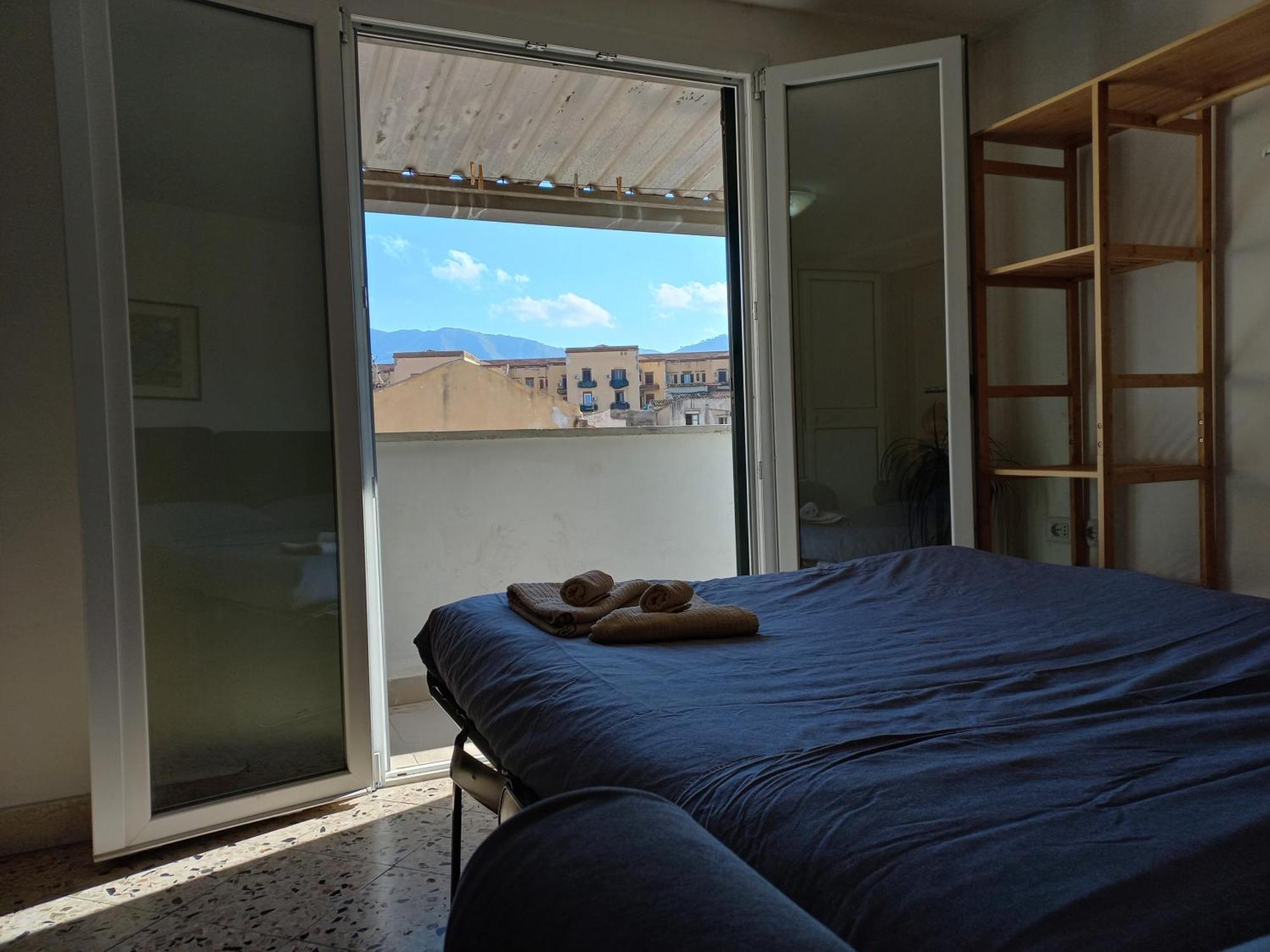 In Central With Rooftop Terrace Apartamento